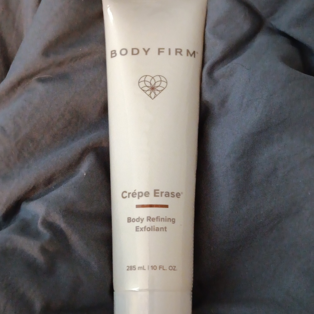 NEW BODY FIRM Crepe Erase 10oz Body Refining Exfoliant (11545)